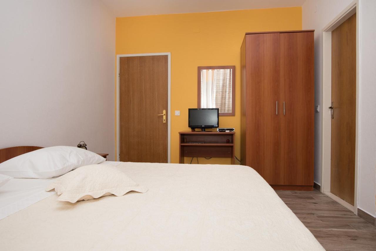 Apartments Lovric Vodice Exterior photo