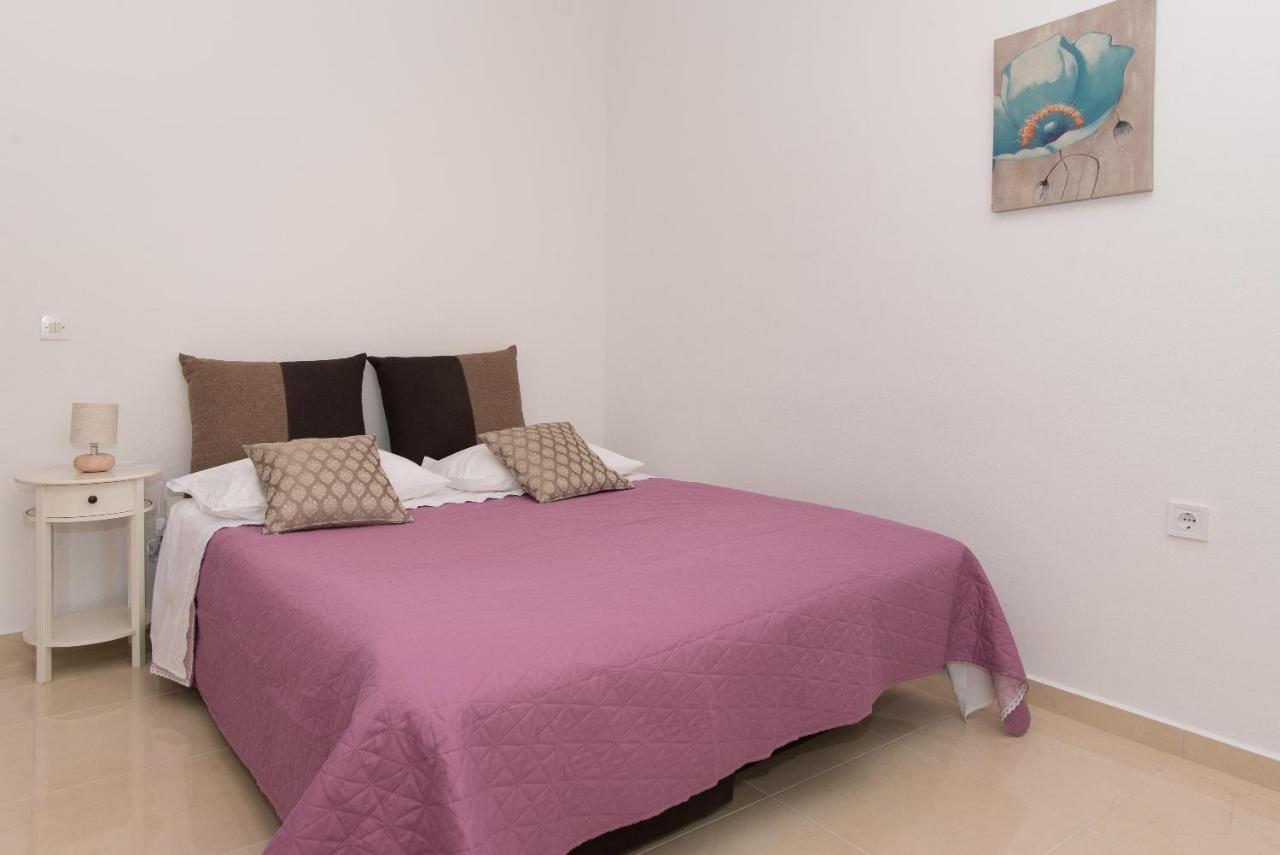 Apartments Lovric Vodice Exterior photo