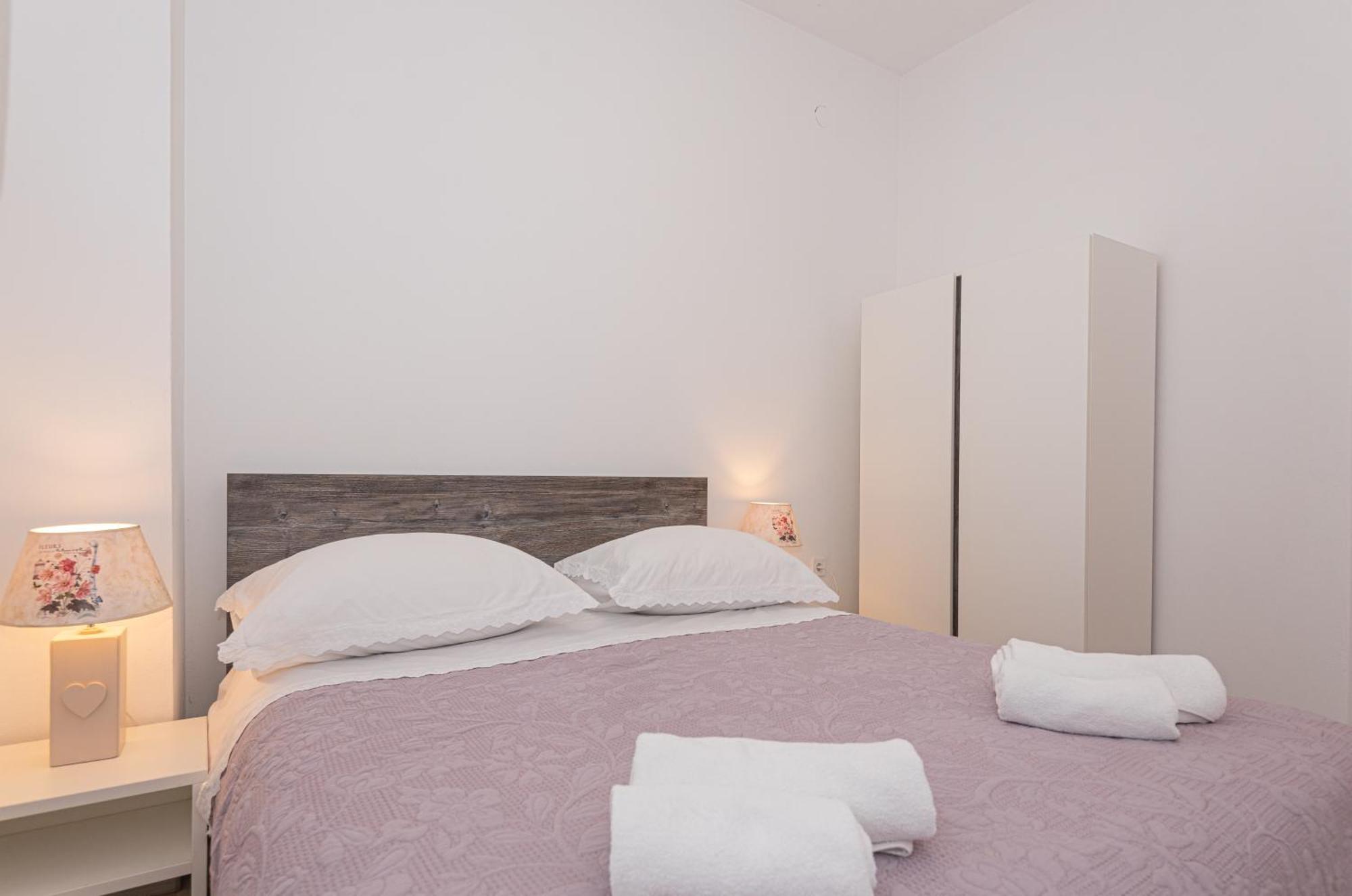 Apartments Lovric Vodice Exterior photo