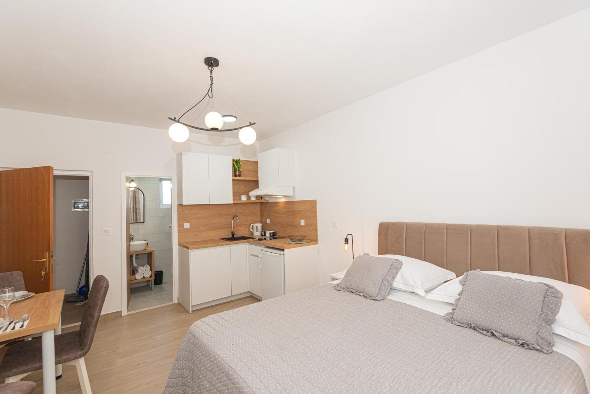 Apartments Lovric Vodice Exterior photo