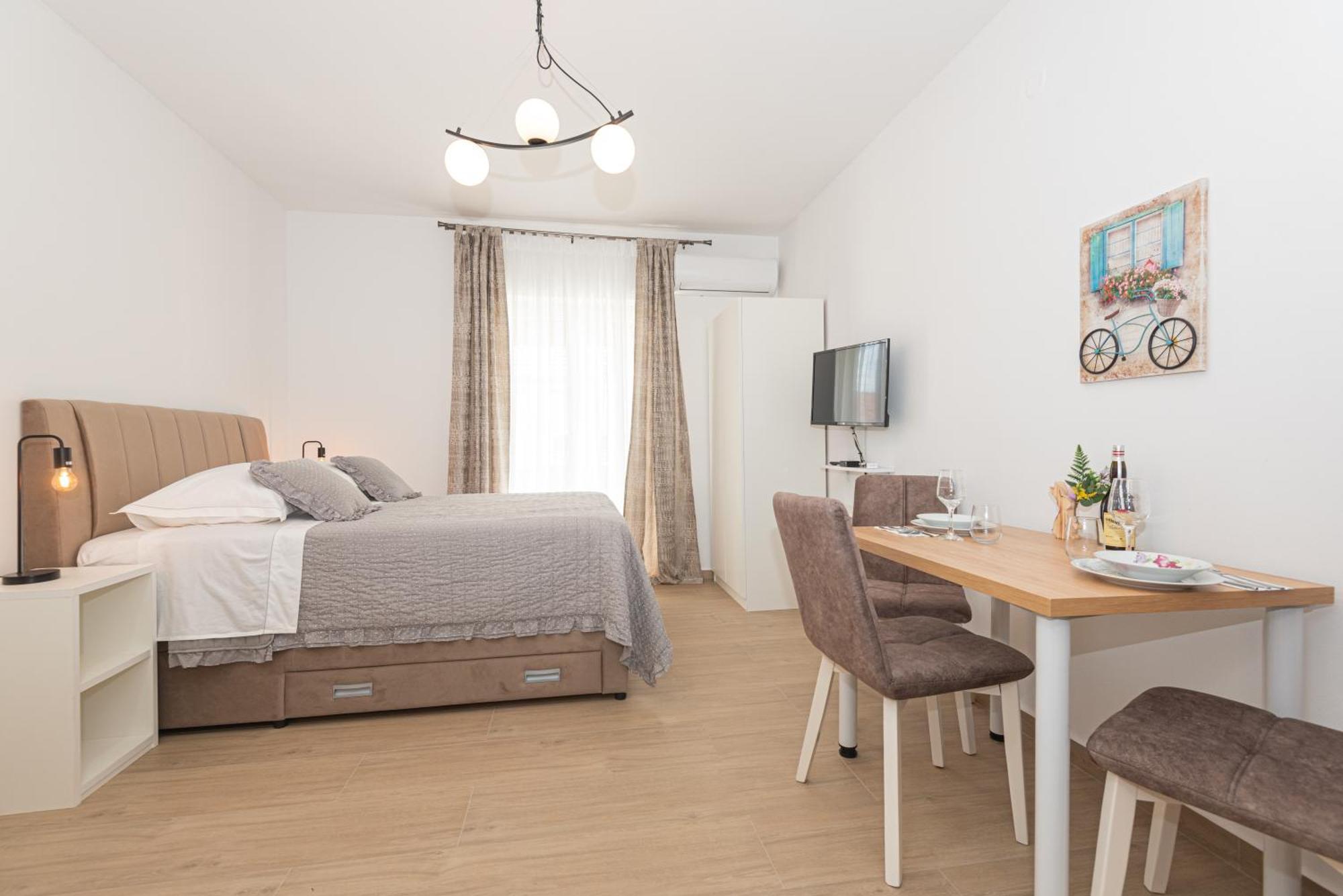 Apartments Lovric Vodice Exterior photo