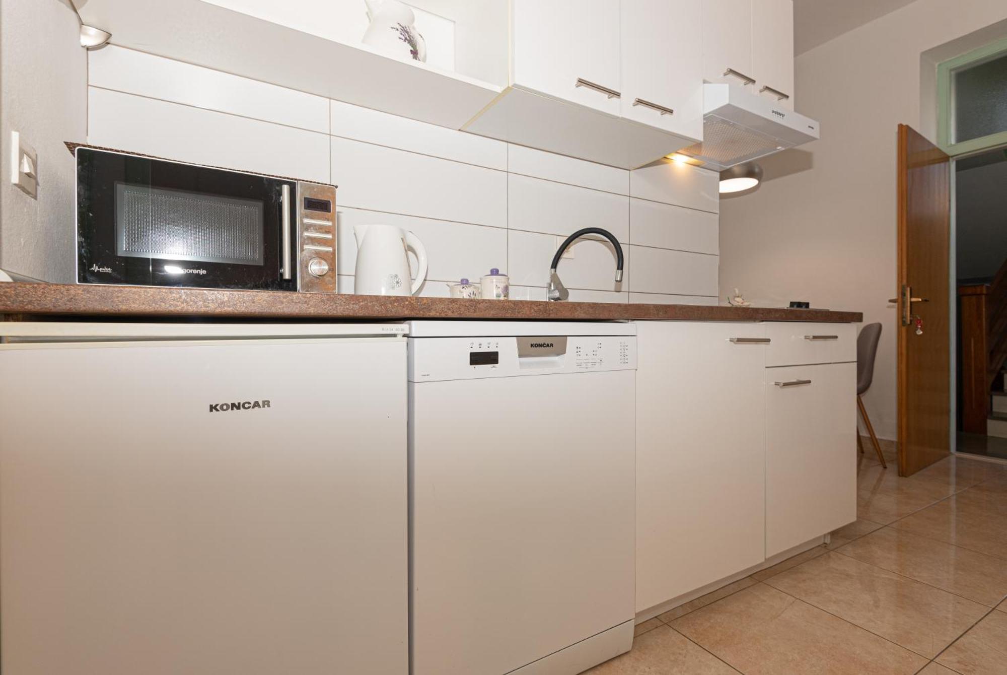 Apartments Lovric Vodice Exterior photo